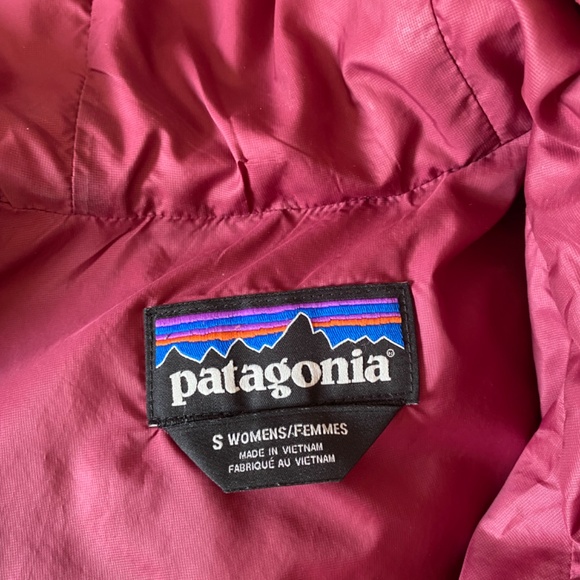 COPY - Patagonia Nanopuff Hoodie, Small, Navy with maroon accents - Picture 4 of 4